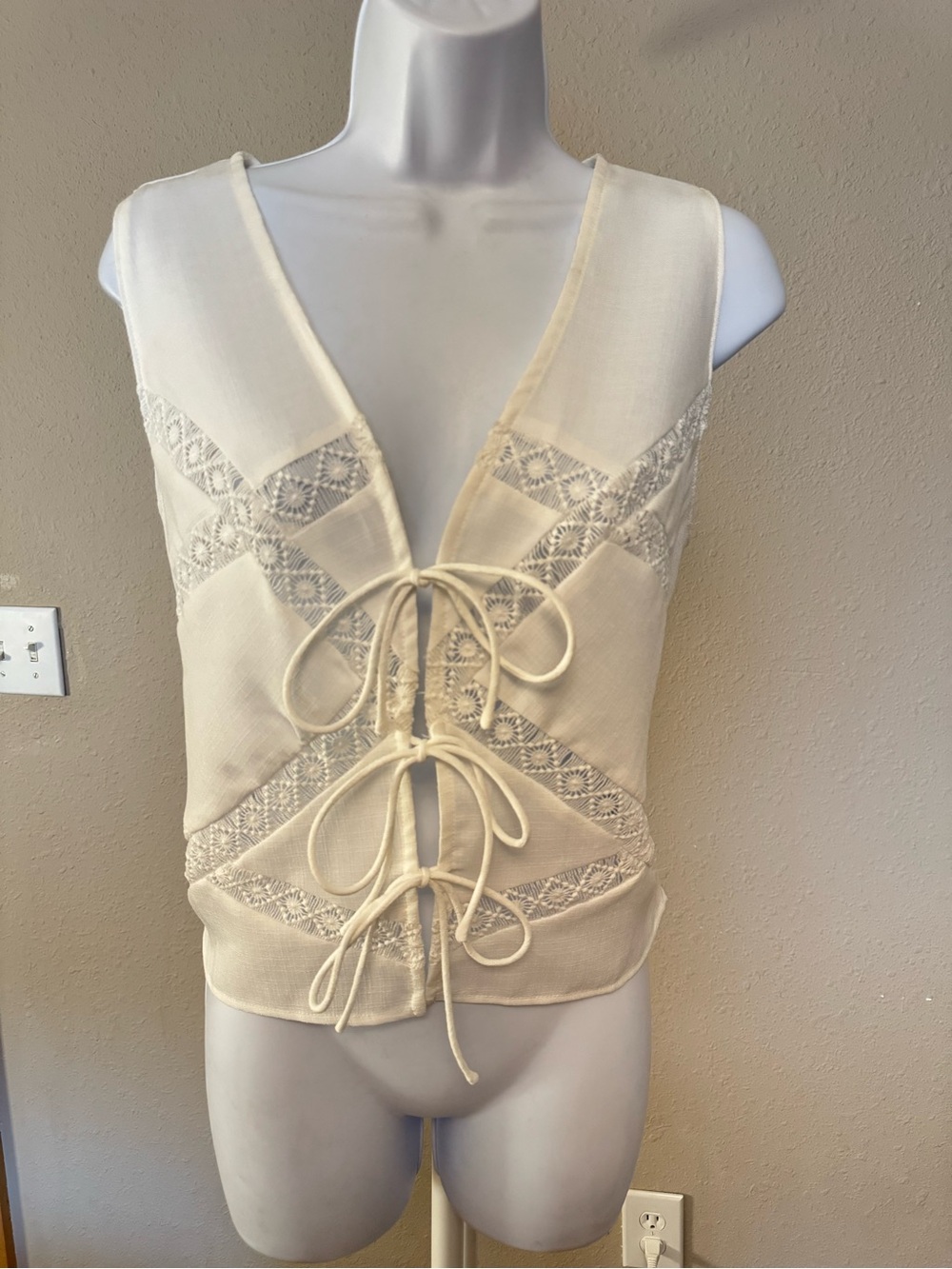 Front Tie white Women's Tank Top NWOT, L